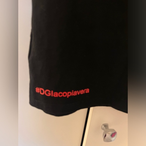 Women’s Medium Dolce and Gabbana Tshirt almost new! It was a gift worn twice! - Picture 5 of 7